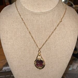 Avon-Amethyst Cameo goldtone